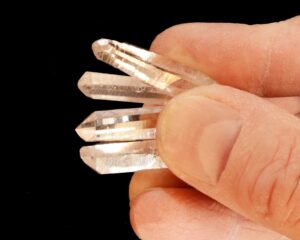 CLEAR QUARTZ Crystal Points 1 1/2" 4 Pieces Top Grade Water Clear Small Columbia Rock Tiny Mineral All Chakra Stone Raw Natural