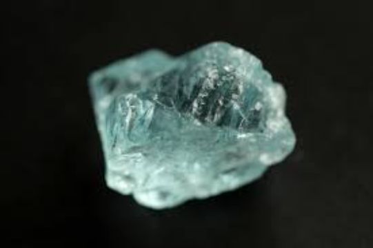 aquamarine heart chakra healing stone